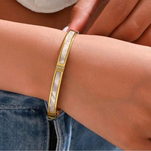 New 3 piece bracelet set - Picture 2 of 3